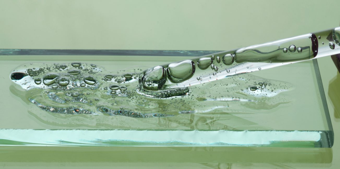 Zbliżenie na leczenie kwasem hialuronowym