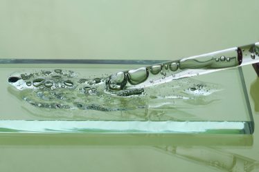 Zbliżenie na leczenie kwasem hialuronowym